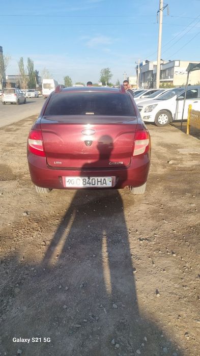 Lada grand avtomobili sotiladi