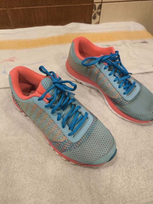 Adidas Terrex și Reebok 38