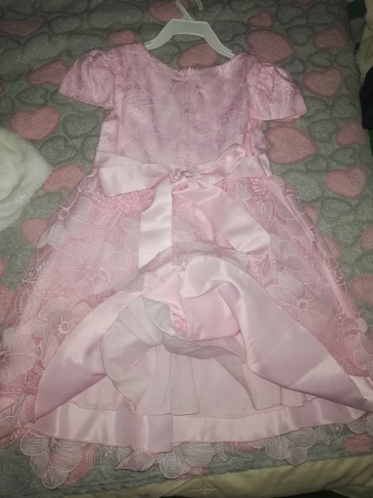 Нарядное платье на  девочку