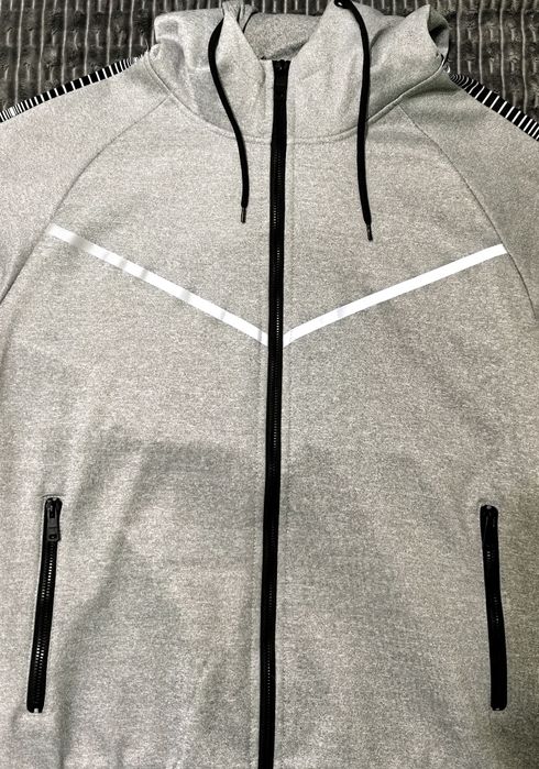 Мъжки Суичър Сив М-Размер [НОВО]