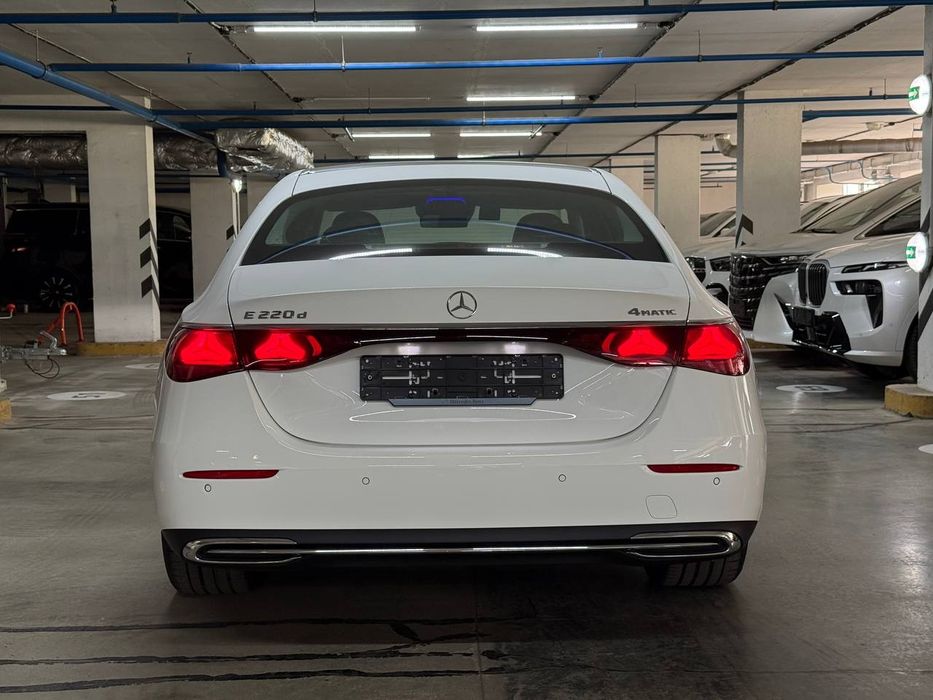 Mercedes Benz W214 E220D