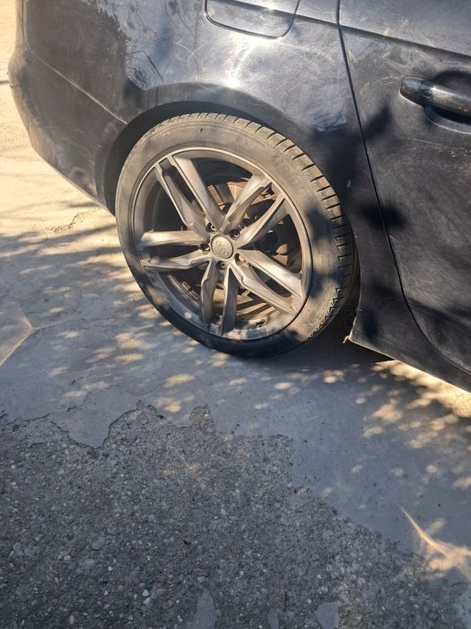 Vând jante audi 245/40/R19