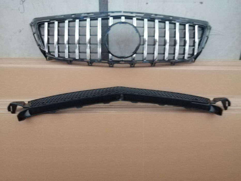 Grile centrală Mercedes-Benz w218