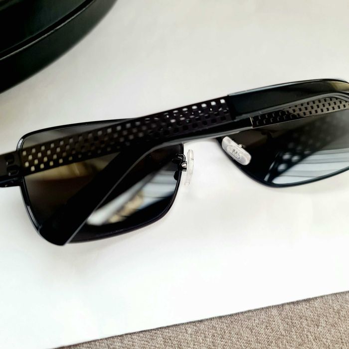 Солнцезащитные очки Bally.