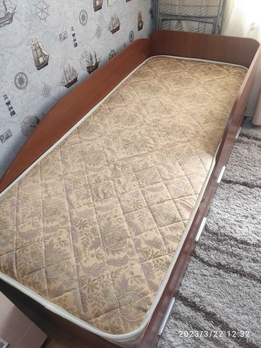 Кровать подростковая