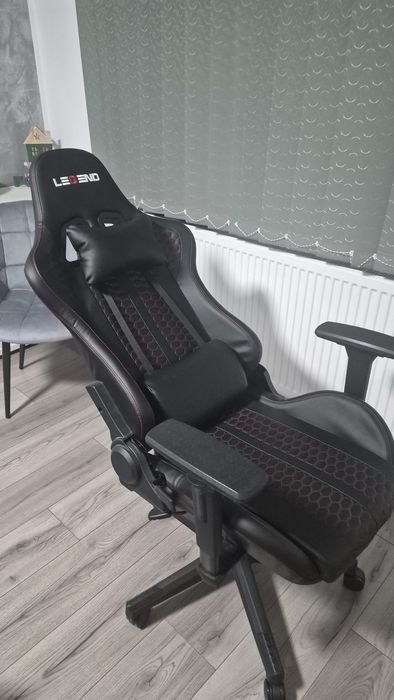 Vand scaun  gaming Legeng!