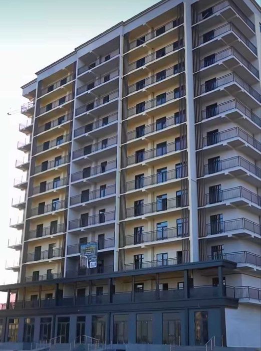 Урганч шахрида Ал-Хоразмий ситида 7-қаватда 2 хонали уй сотилади.