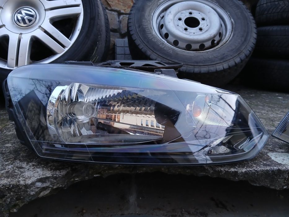 Оригинални фарове за vw polo.5- 6R.2009-2014-година.