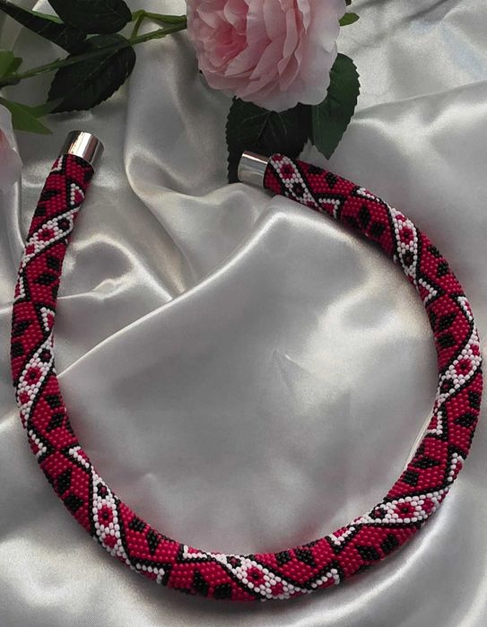 огърлица и обеци с мъниста