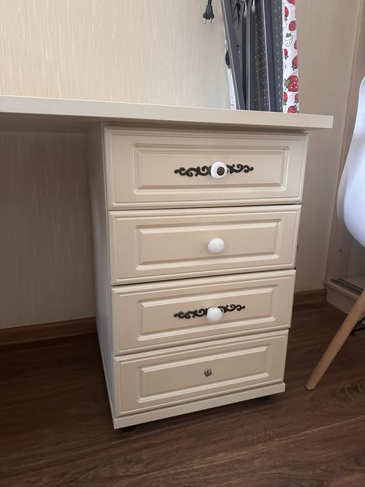 Рабочий стол угловой