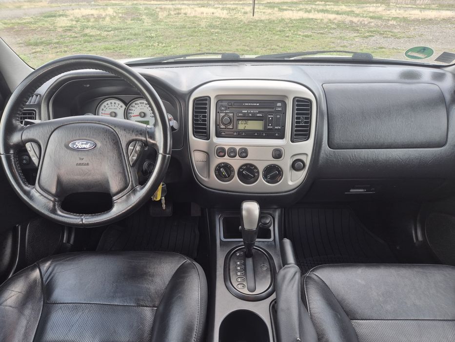 Ford Maverick 3.0 benzina Cutie Automata