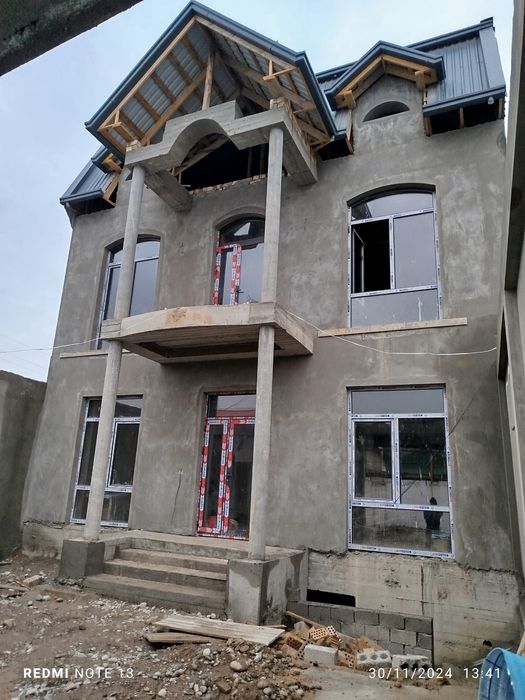 Uy sotiladi 8ta xona дом продаётся