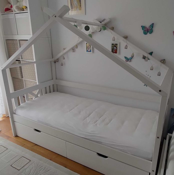 Pat copii tip casuta din lemn 90x200 + 2 sertare + saltea de calitate