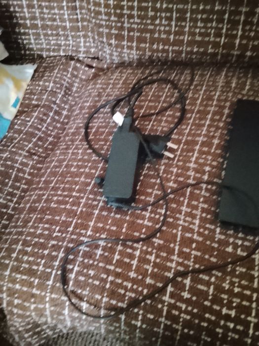Vând laptop Lenovo