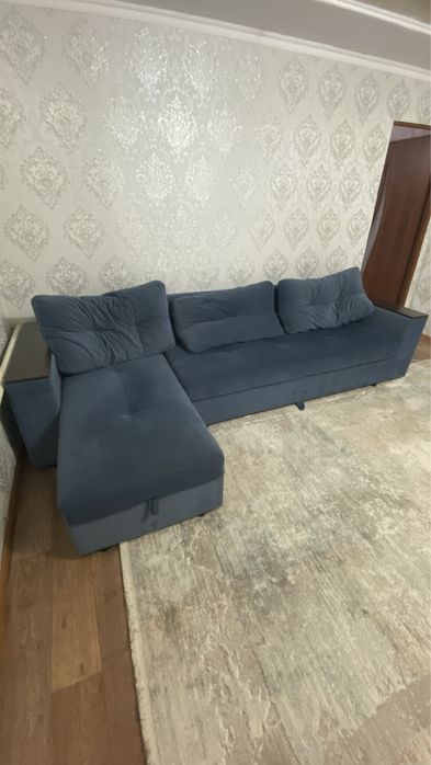 Продам диван для гостиной