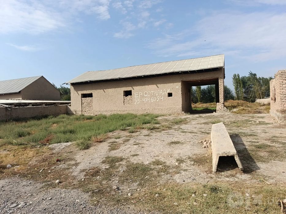 Yer uchastka sotiladi