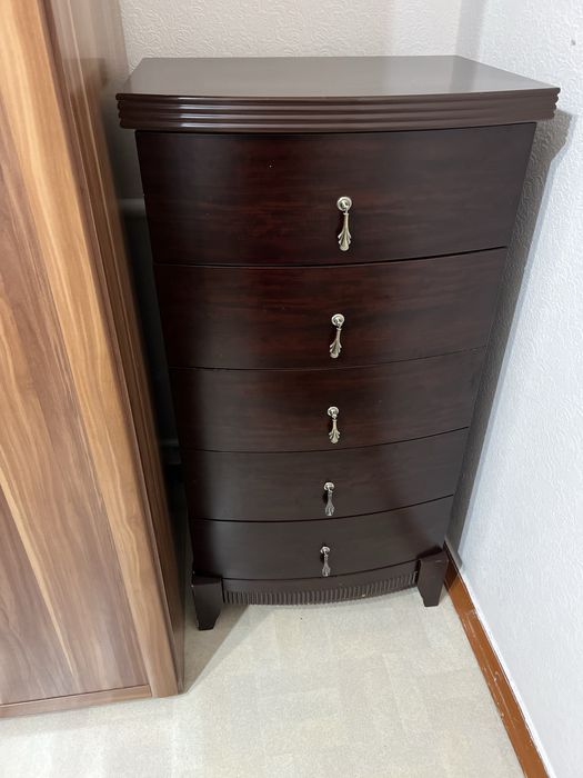 Продаю спальную гарнитуру