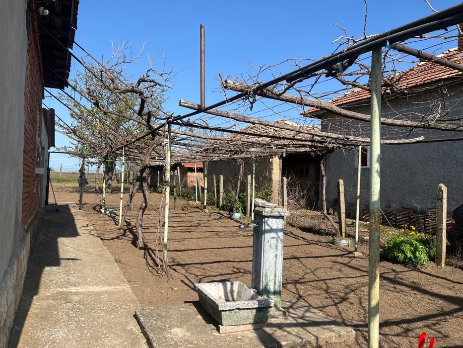 Продавам къща във град Тервел