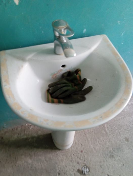 Раковина бу, смесителымен,аягымен