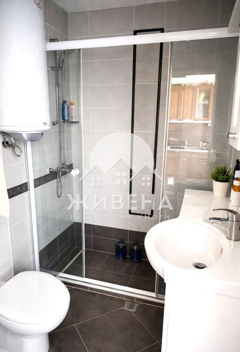 Продава обзаведен 1-стаен апартамент, с.Шкорпиловци, площ 48 кв.м