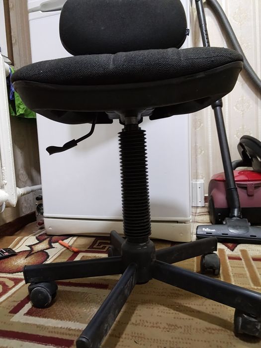 Kreslo office va ayollarimiz tremasi oldiga juda qulay hamma joyi zoʻr