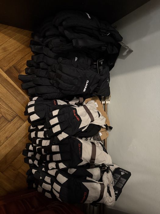 Vand manusi barbati, Burton si Dakin, noi cu eticheta, diverse marimi