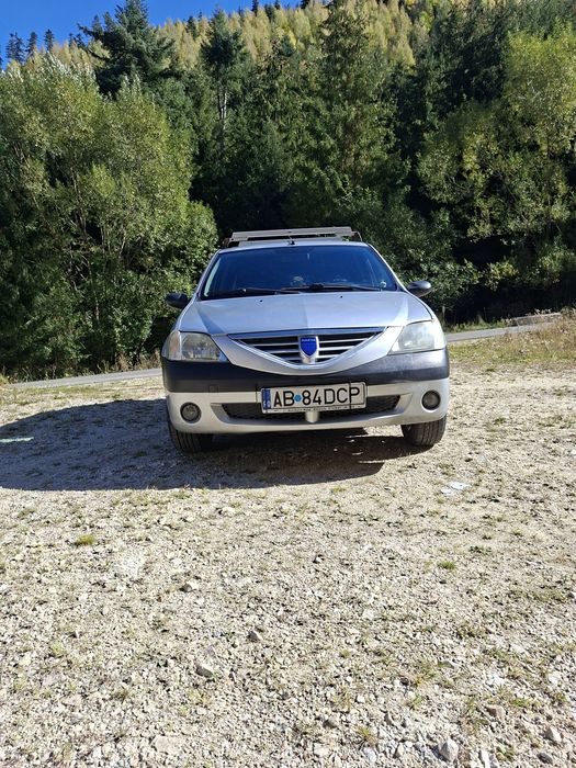 Vând Dacia Logan