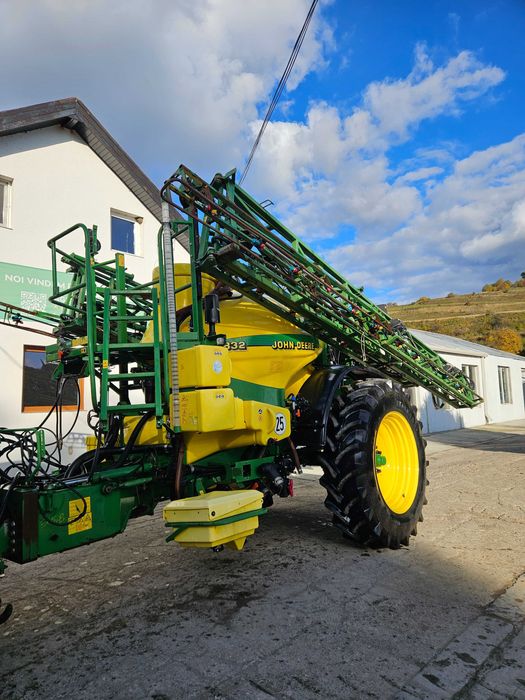 Met erbicidat tractat John Deere 832