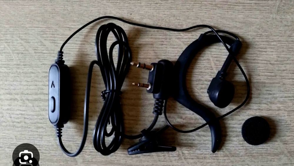 Гарнитура для рации Baofeng или Kenwood.