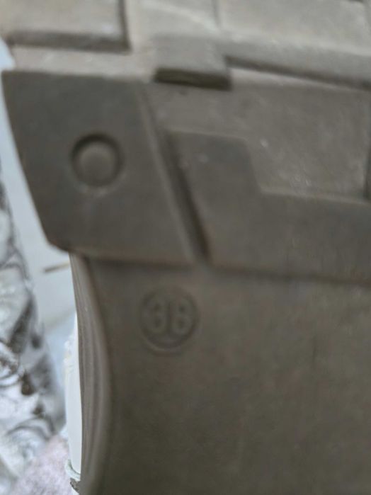 Продаю теплые ботинки