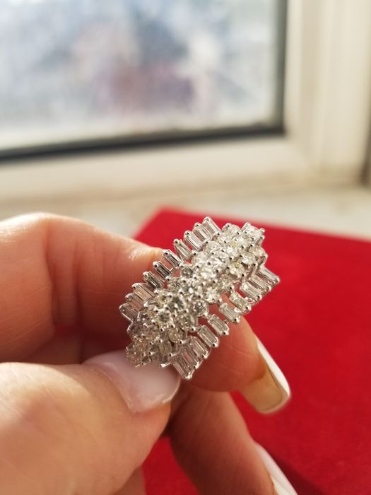 Кольцо бриллиантовое