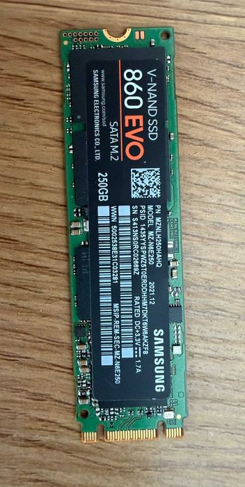 Memorie SSD Western Digital PCE-I 4.0 & SSD Samsung EVO 860 SATA III