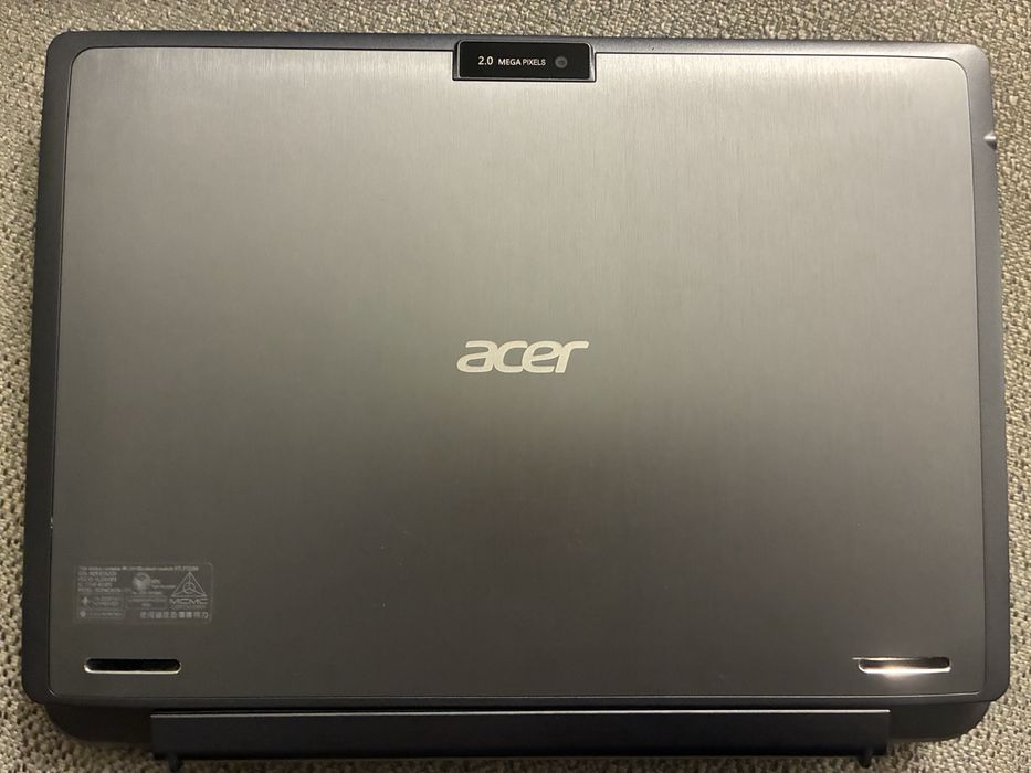 Acer One 10 Лаптоп-таблет 2-в-1  (N15P2)