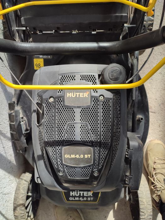 Газона косилка бензиновая