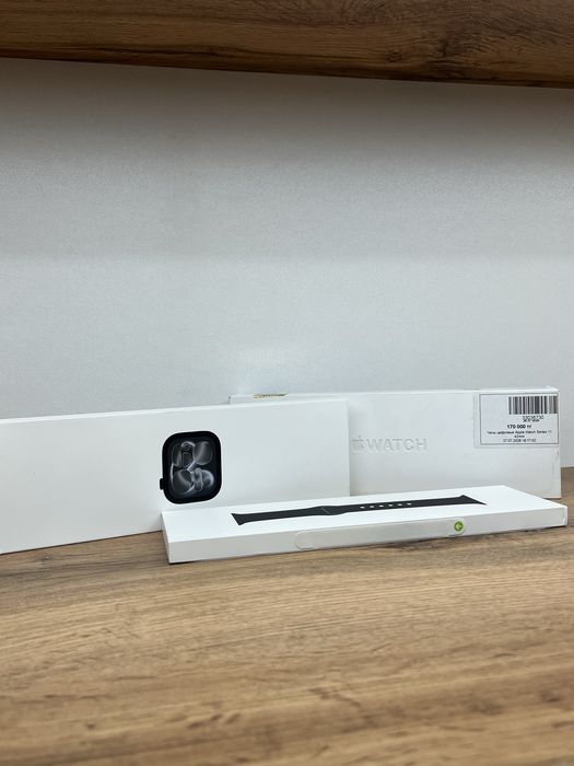 Продам Apple Watch 11 42mm