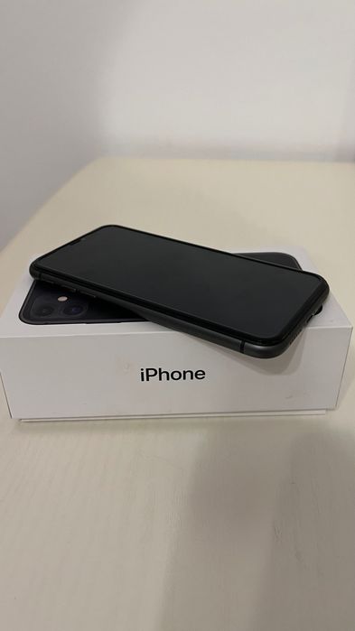 iPhone 11 64 GB. Емкость батарей 70%