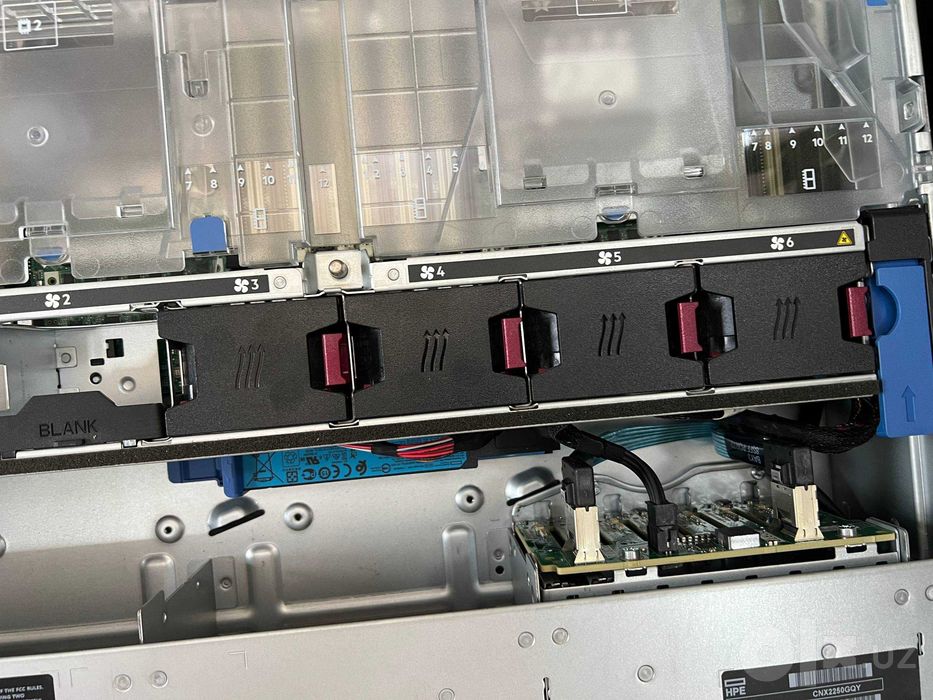 Сервер HPE ProLiant DL380 Gen10 — перечеслением!