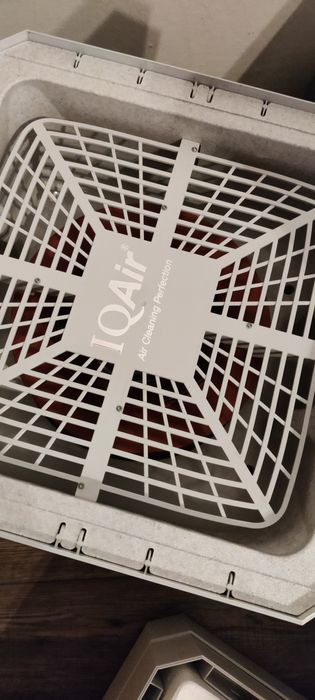 Purificator aer IqAir Healthpro 250