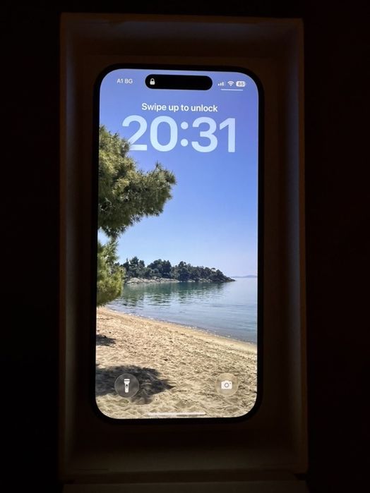 Iphone 15 pro тъмно син