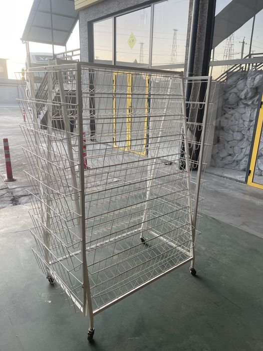 Железный универсальный-многофункциональный стенд на колесиках