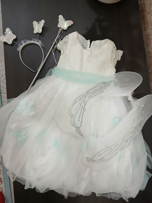 Продам на девочку 1 года