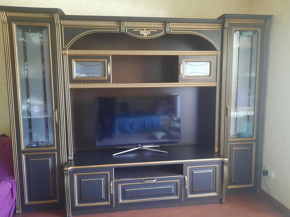 Продам горку в гостиную