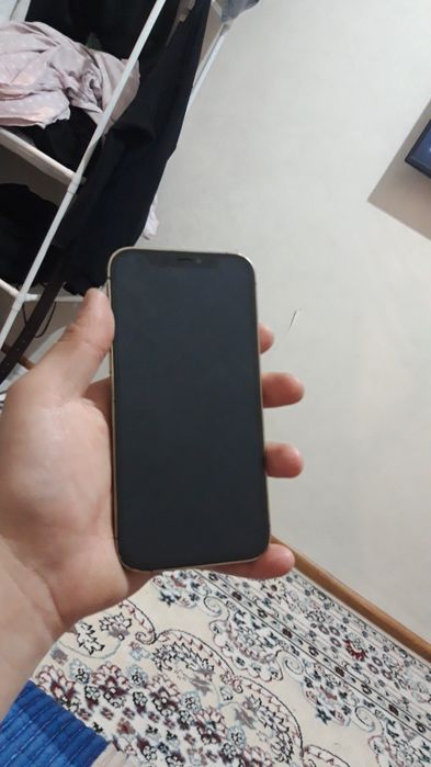 Продам Айфон 12 про