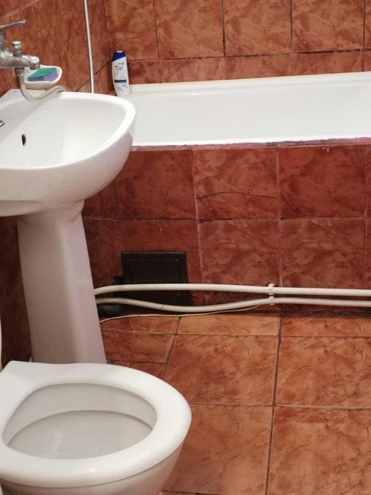 Inchiriez o camera in apartament decomandat Cetate