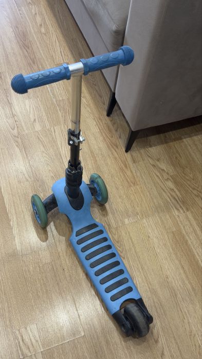 Продам детский самокат