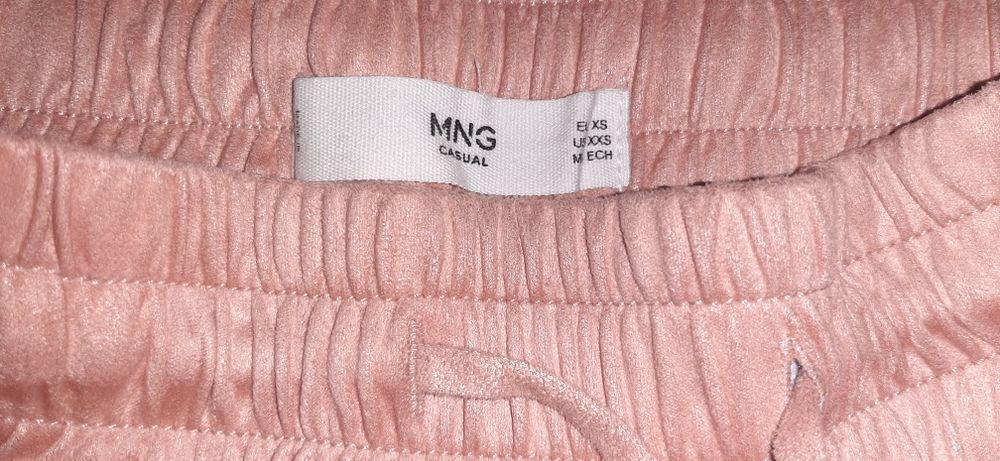 Pantaloni scurți marimea XS de la Mango