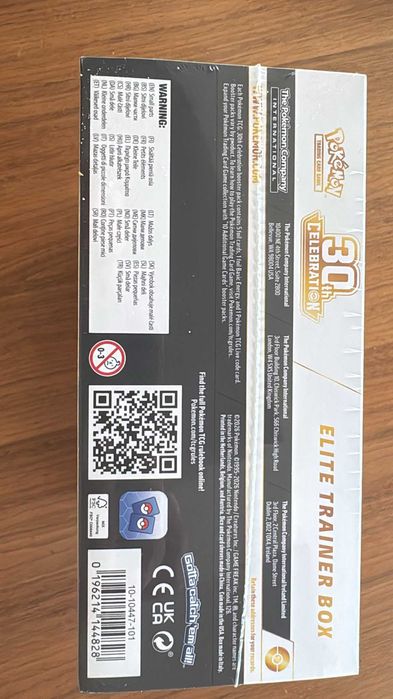 ETB Box Pokemon 30th Celebrations Sigilat pokemon elite trainer box