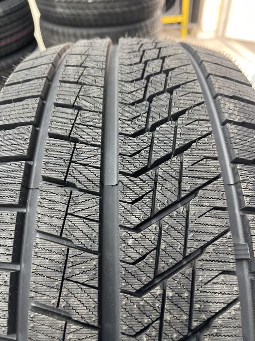 245/45R18 DOVROAD