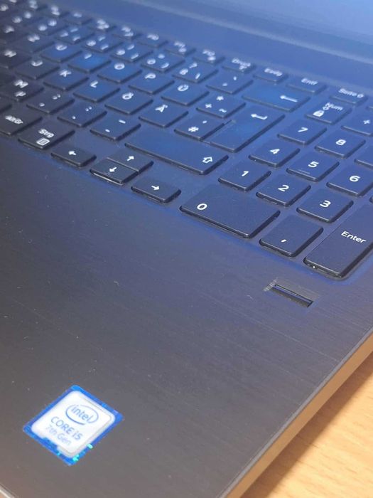 Dell Vostro 15 5000 – i5 / 8GB