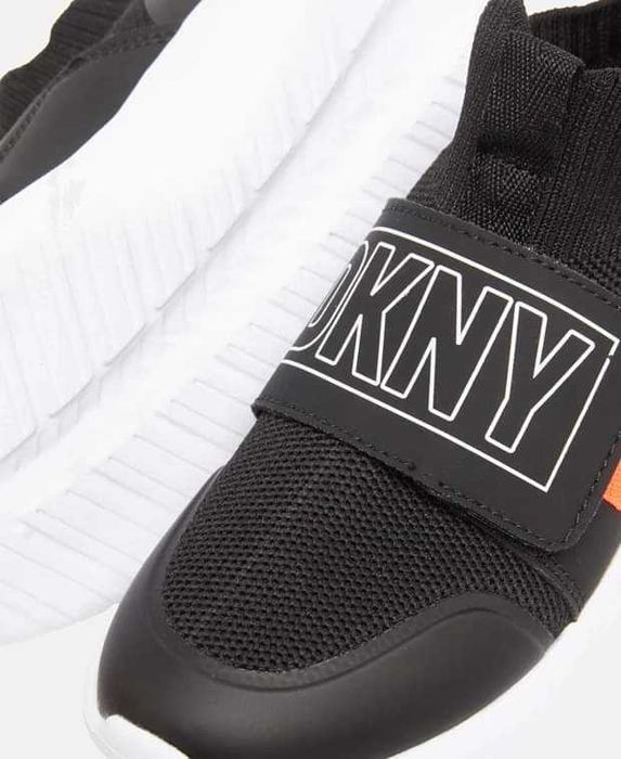 Сникърси DKNY нови